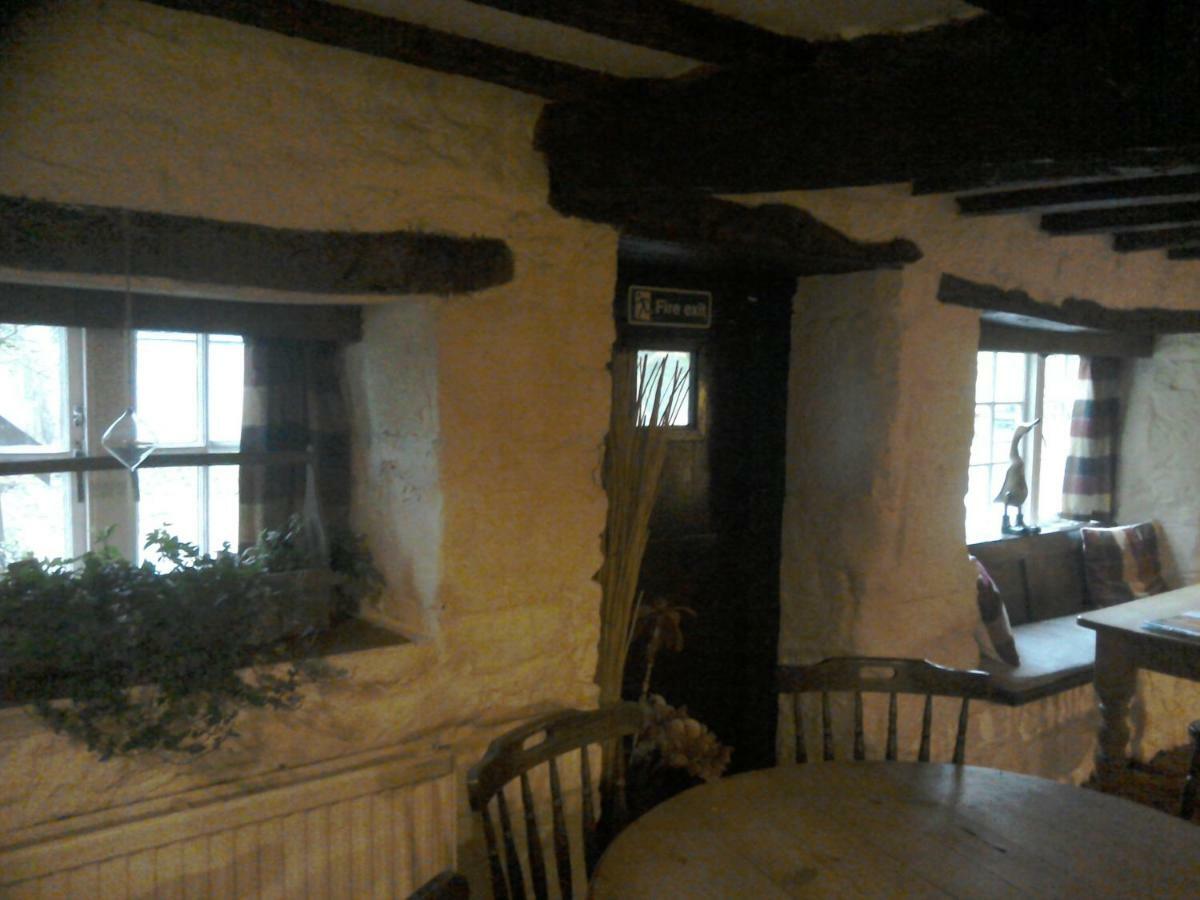 Alvediston The Crown Inn المظهر الخارجي الصورة
