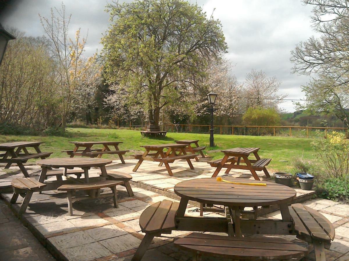 Alvediston The Crown Inn المظهر الخارجي الصورة